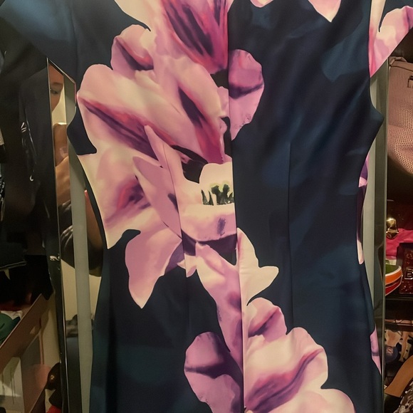 Vince Camuto size 2 - Picture 4 of 5